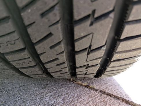 Used 2021 Chevrolet Corvette Stingray Premium Conv w/ Z51 Performance Package image 12