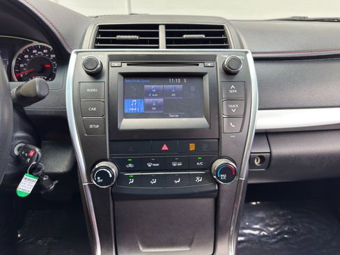 Used 2017 Toyota Camry SE FWD image 21