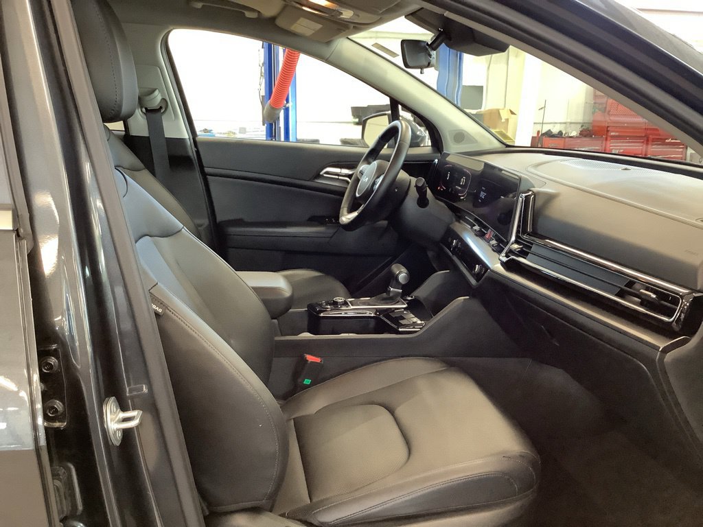 Certified 2024 Kia Sportage EX AWD/4WD image 15