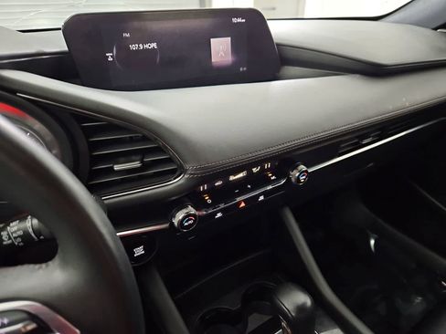 Used 2019 MAZDA MAZDA3 Hatchback image 27