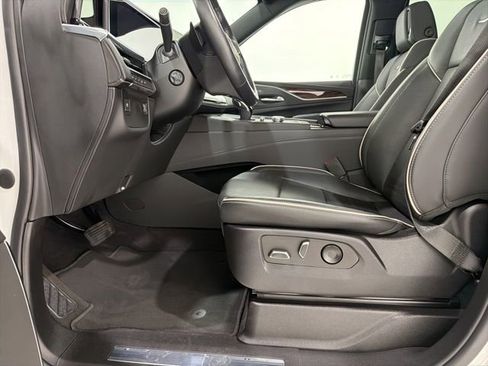 Used 2022 Cadillac Escalade ESV Premium Luxury AWD/4WD image 14
