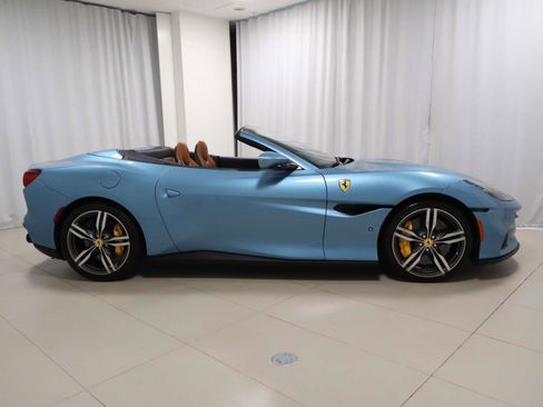 Certified 2022 Ferrari Portofino M image 9