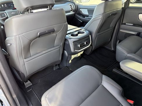 New 2025 Ford Expedition Active image 33