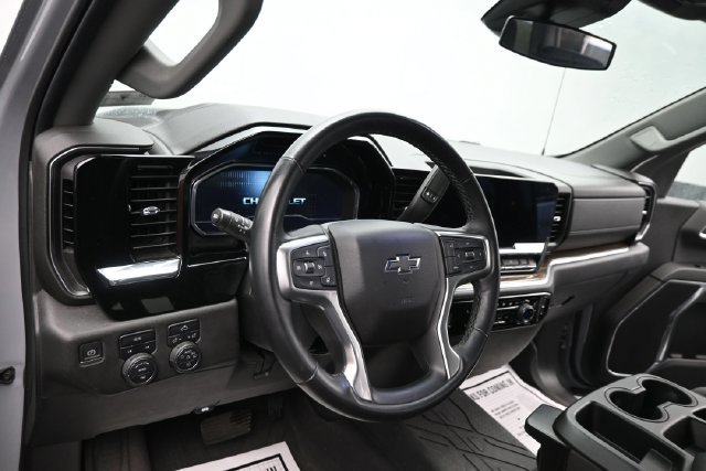 Used 2024 Chevrolet Silverado 1500 RST AWD/4WD image 12