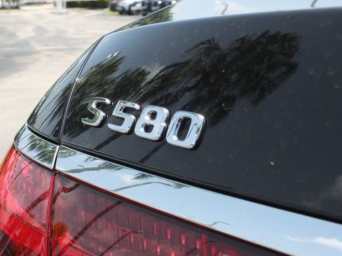 Used 2021 Mercedes-Benz S 580 4MATIC Sedan image 12