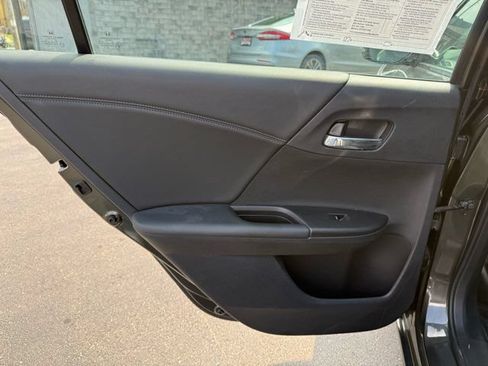 Used 2015 Honda Accord EX-L image 12