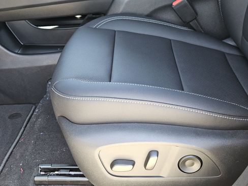 New 2026 Chevrolet Traverse LT FWD image 24