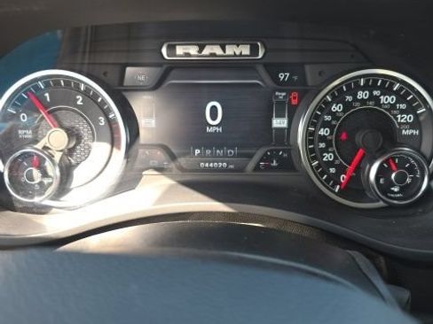 Used 2024 RAM 2500 Laramie AWD/4WD image 16