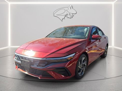 Certified 2024 Hyundai Elantra Limited image 1