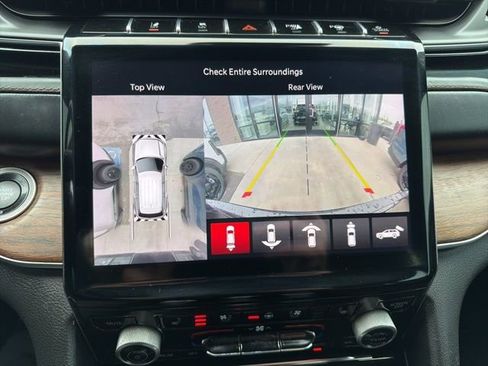 Used 2022 Jeep Grand Cherokee Summit w/ Adv Protech Group IV AWD/4WD image 17