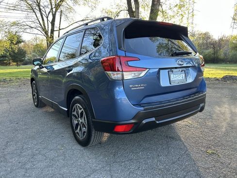 Certified 2023 Subaru Forester Premium AWD/4WD image 6