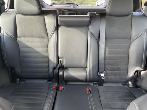 Used 2022 Mitsubishi Outlander SE image 19