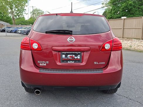 Used 2017 Nissan Rogue SV w/ Sun & Sound Touring Package AWD/4WD image 6