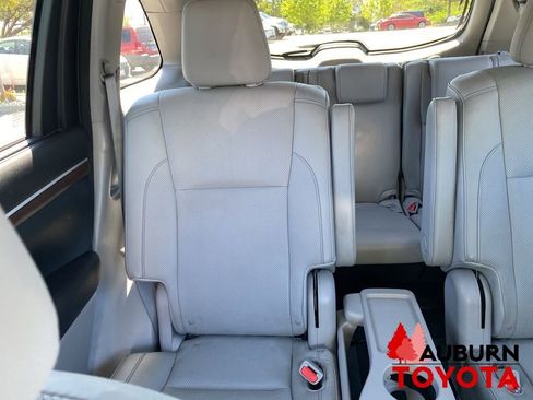 Used 2016 Toyota Highlander Limited Platinum AWD/4WD image 22
