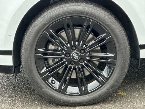 Certified 2025 Land Rover Range Rover Evoque Dynamic SE AWD/4WD image 12