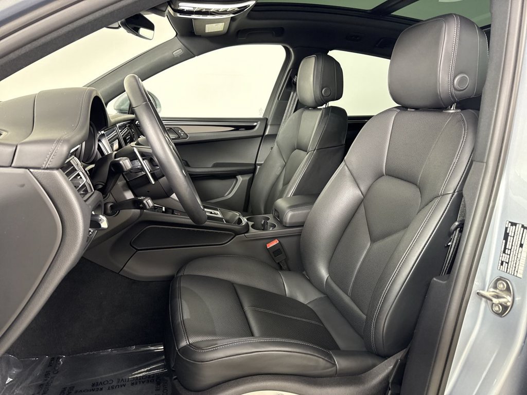 Used 2026 Porsche Macan Turbo AWD/4WD image 5
