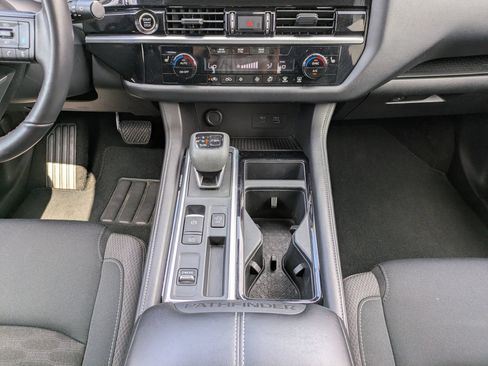 Certified 2024 Nissan Pathfinder SV FWD image 20