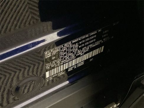 Used 2022 Toyota RAV4 XLE Premium image 40