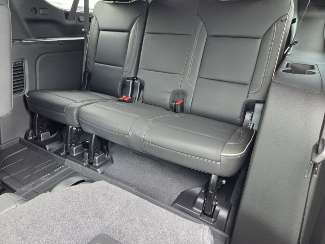 New 2026 Chevrolet Suburban Premier w/ Sun And Tow Package AWD/4WD image 8