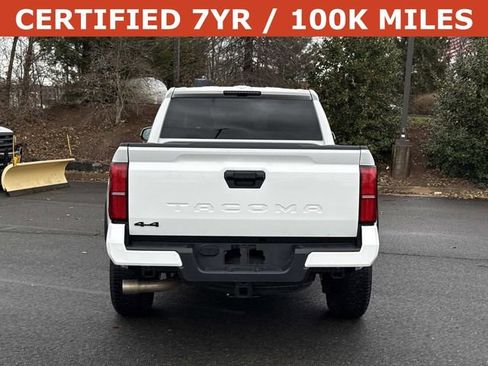 Used 2024 Toyota Tacoma TRD Off-Road image 3