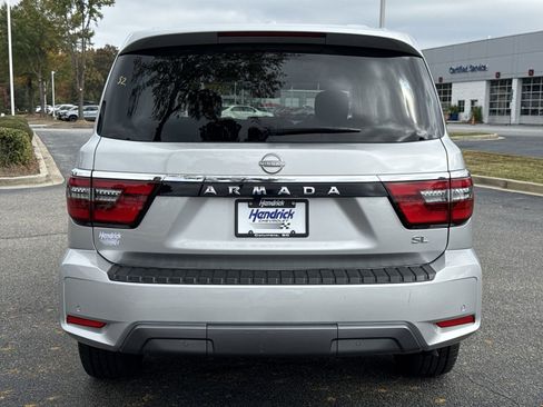 Used 2024 Nissan Armada SL w/ Captain's Chairs Package image 9