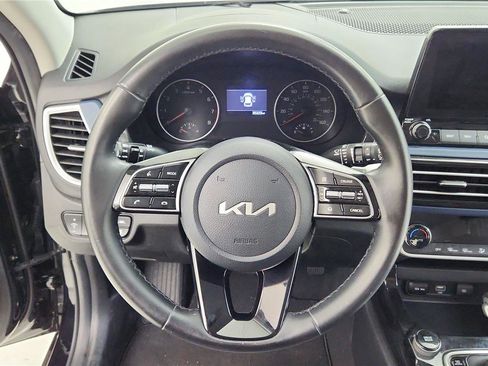 Used 2023 Kia Seltos S w/ Navigation Package image 26