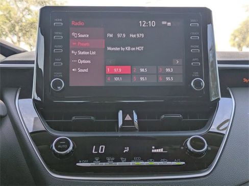 Used 2020 Toyota Corolla LE image 17