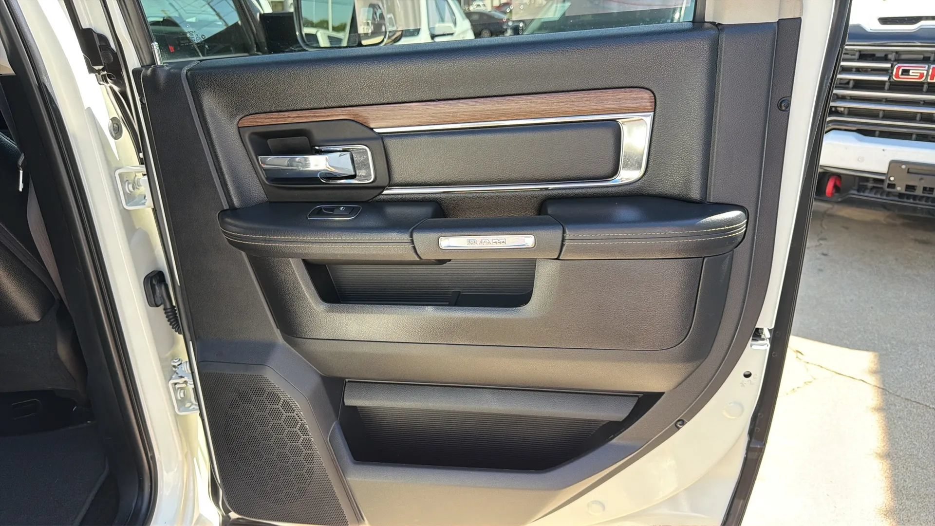 Used 2016 RAM 3500 Laramie w/ Protection Group AWD/4WD image 13