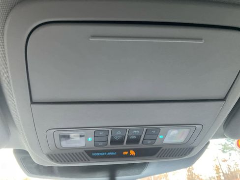 Certified 2022 Ford Explorer XLT w/ Equipment Group 202A image 28