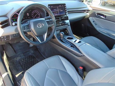 Used 2021 Toyota Avalon XLE image 11