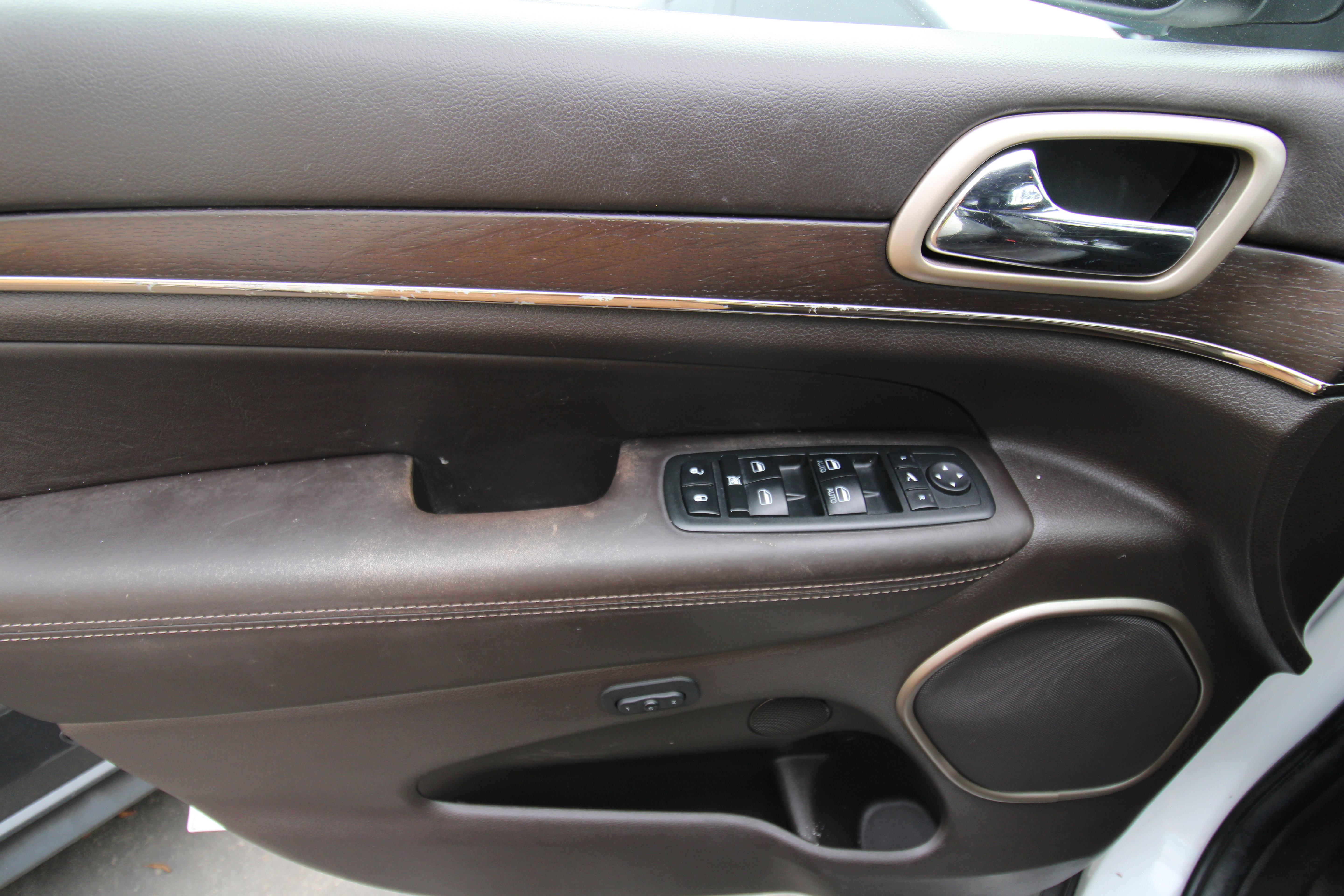 Used 2014 Jeep Grand Cherokee Summit AWD/4WD image 26