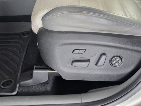 Used 2019 Kia Sorento SX image 25