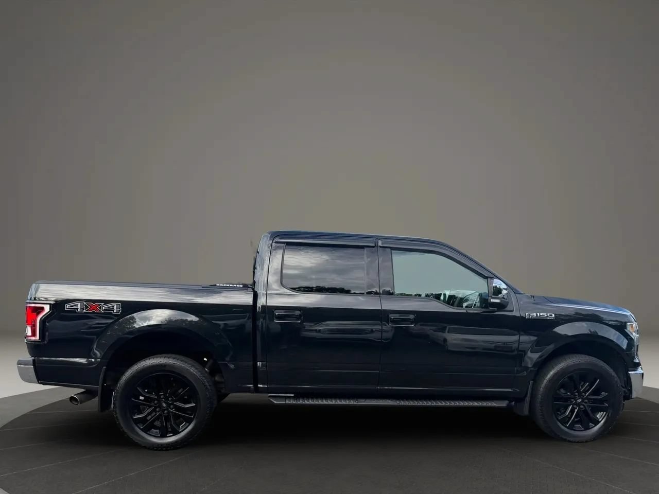 Used 2015 Ford F150 XLT w/ Equipment Group 301A Mid AWD/4WD image 4
