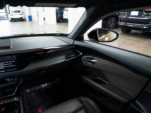 Used 2023 Audi e-tron GT Premium Plus image 11