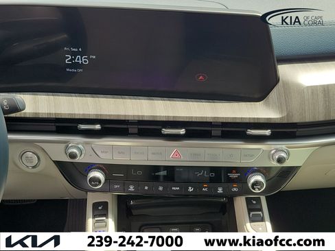Certified 2025 Kia Telluride EX w/ EX Captain's Chair Package FWD image 20