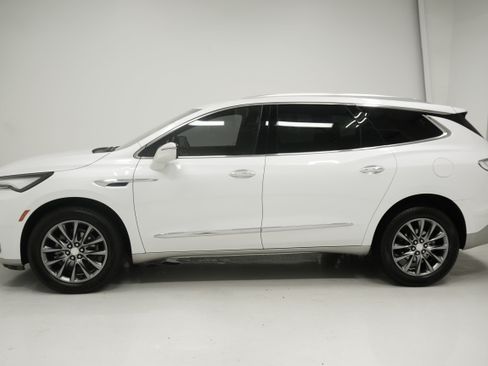 Used 2022 Buick Enclave Essence FWD image 7