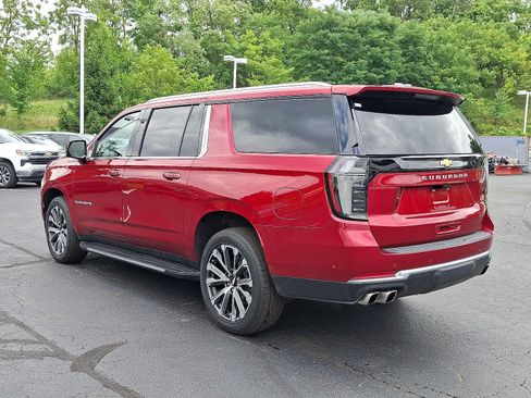 Used 2025 Chevrolet Suburban High Country w/ Sun And Tow Package AWD/4WD image 4