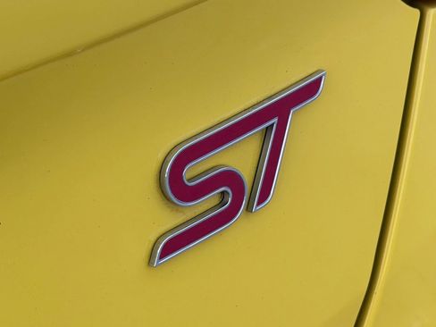 Used 2017 Ford Focus ST w/ Equipment Group 402A image 33