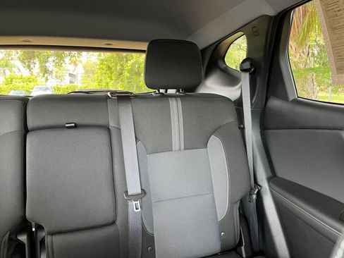 Used 2025 Chevrolet Blazer LT FWD image 36