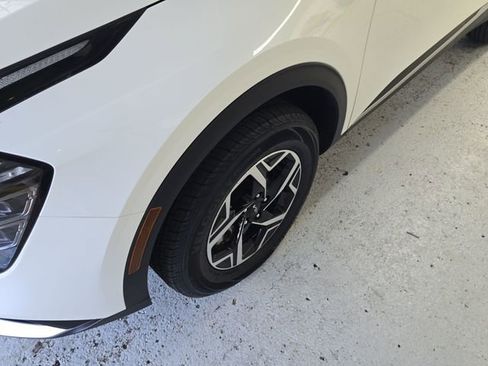 Certified 2024 Kia Sportage LX AWD/4WD image 9