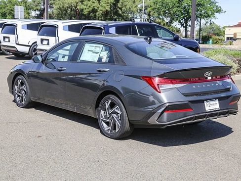 New 2025 Hyundai Elantra SEL FWD image 2