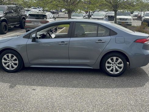 Used 2020 Toyota Corolla LE FWD image 4
