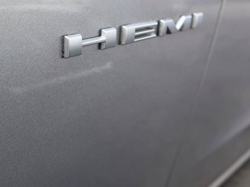 Used 2020 Dodge Durango R/T w/ Technology Group RWD image 38