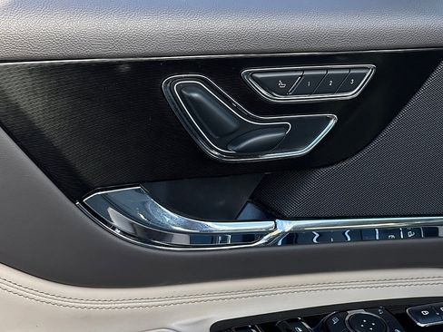 Used 2020 Lincoln Corsair Reserve w/ Equipment Group 201A image 10