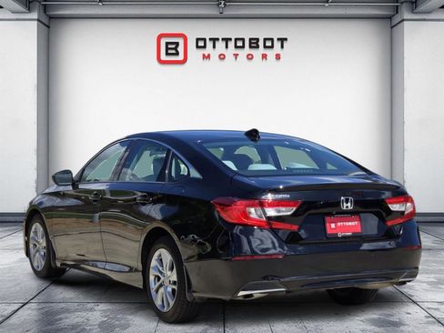 Used 2018 Honda Accord LX image 3