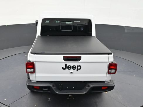 Used 2025 Jeep Gladiator Sport AWD/4WD image 16
