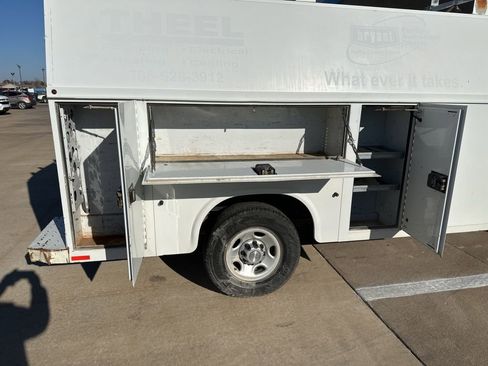 Used 2011 Chevrolet Express 3500 image 16