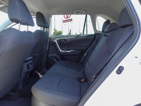 Used 2025 Toyota RAV4 LE AWD/4WD image 13