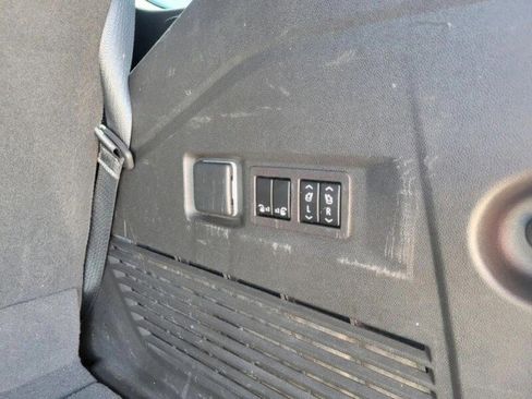 Used 2023 GMC Yukon Denali RWD image 9