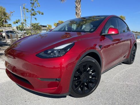 Used 2024 Tesla Model Y Long Range image 28